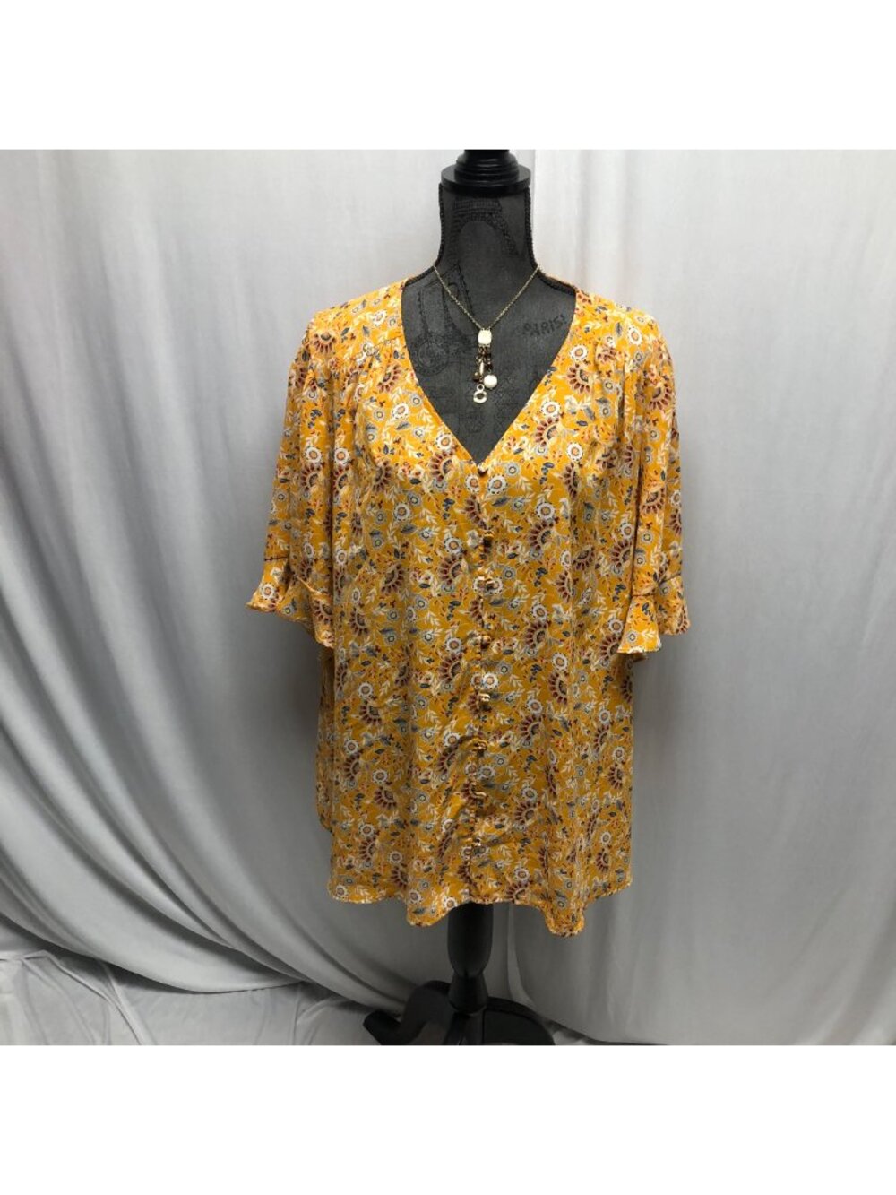 Ryan Wythe Tunic Womens Size 3X Floral Yellow Flare Ruffle Sleeve Buttoned Top
